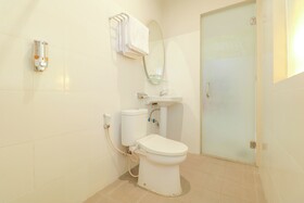 The Sunrise by OYO Rooms