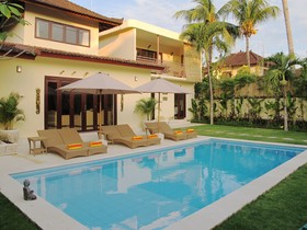 Aisha Family Villa