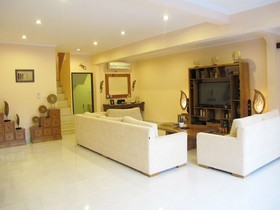 Aisha Family Villa