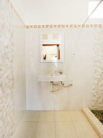 Ceria Guesthouse Seminyak by OYO Rooms