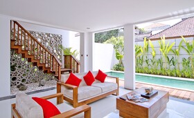 Delu Villas & Suites