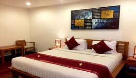 Delu Villas & Suites