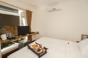 Delu Villas & Suites