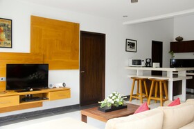 Delu Villas & Suites
