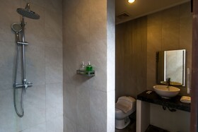 Delu Villas & Suites