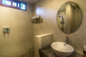 Delu Villas & Suites