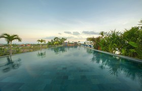 de Vins Sky Seminyak Hotel