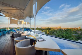 de Vins Sky Seminyak Hotel