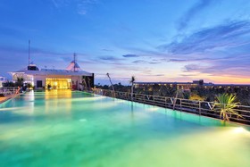 de Vins Sky Seminyak Hotel
