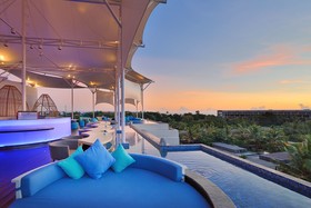 de Vins Sky Seminyak Hotel