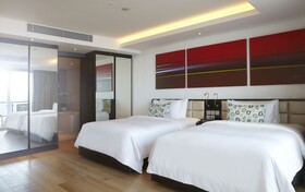 Double Six Luxury Hotel