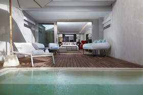 Double Six Luxury Hotel