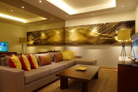 Double Six Luxury Hotel