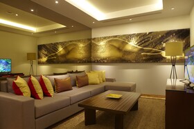 Double Six Luxury Hotel