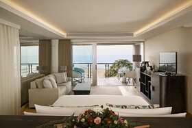 Double Six Luxury Hotel