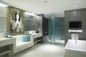 Double Six Luxury Hotel
