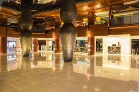 Double Six Luxury Hotel