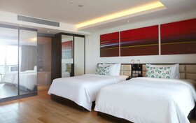 Double Six Luxury Hotel
