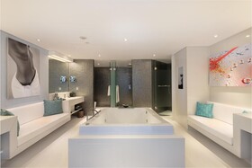 Double Six Luxury Hotel