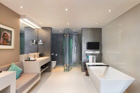 Double Six Luxury Hotel