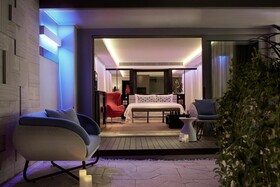 Double Six Luxury Hotel