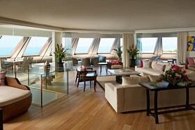 Double Six Luxury Hotel