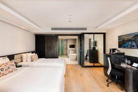 Double Six Luxury Hotel