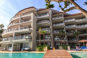 Double Six Luxury Hotel