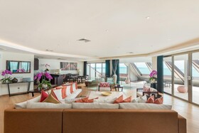 Double Six Luxury Hotel