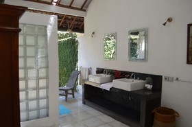 Green Private Villa