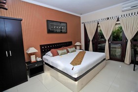 Heliconia Villa