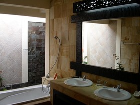 Heliconia Villa