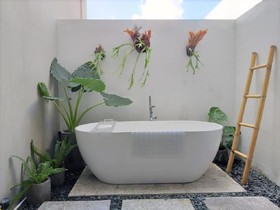 Lloyd's Inn Bali