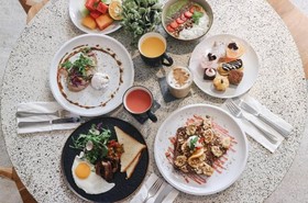 Lloyd's Inn Bali