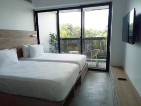 Lloyd's Inn Bali