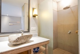 Manda Villa