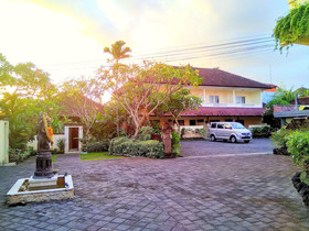 Nipuri Hotel