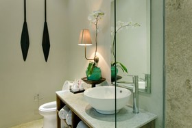 Room & Vespa 3