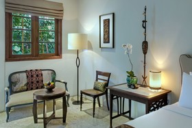 Room & Vespa 3