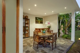Room & Vespa 3