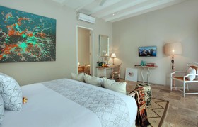 Room & Vespa 4