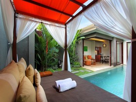 Seminyak Icon