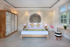 Seminyak White Design Villa