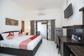 Super OYO 2417 Panen House
