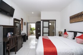 Super OYO 2417 Panen House