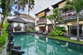 The Khayangan Dreams Villa Seminyak