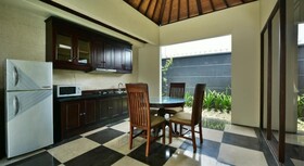 The Khayangan Dreams Villa Seminyak