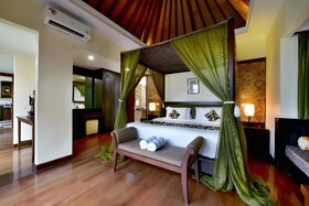 The Khayangan Dreams Villa Seminyak