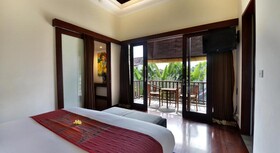 The Khayangan Dreams Villa Seminyak