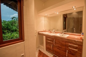 Urbanest Inn Villa